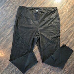OLD NAVY "Active/Go-Dry" Black Striped Capri Length Leggings SIZE XL